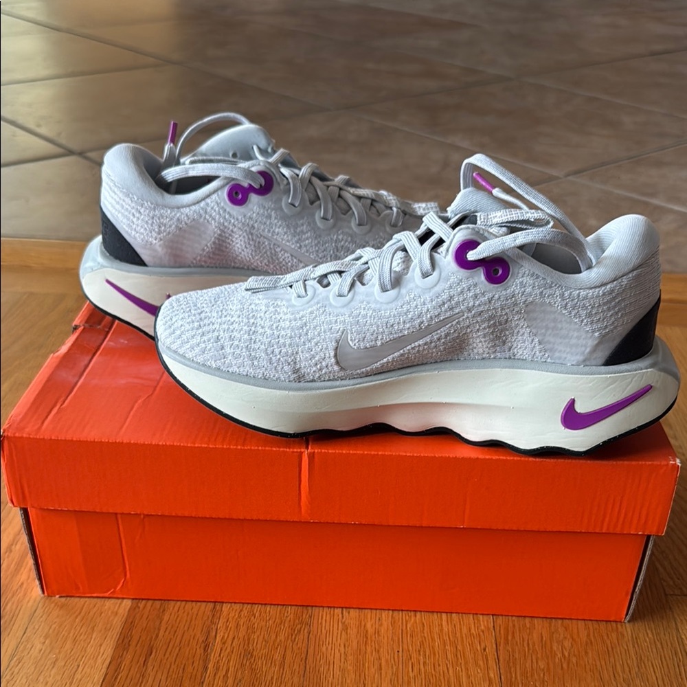 Nike Women's light Gray and Purple Sneakers